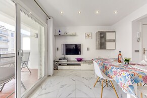 Apartment in Roses With Stunning Beachfront Views