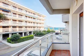 Apartment in Roses on the Beachfront