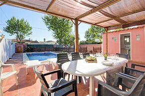 House in Empuriabrava With Private Pool