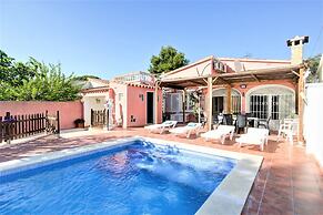House in Empuriabrava With Private Pool