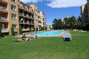 Apartment Empuriabrava Near Sandy Beach