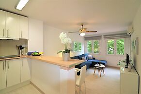 Sunny Coastal Hideaway