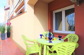 Sunny Coastal Hideaway