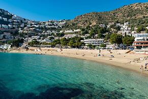 Apartment in Roses by Sta Margarita Beach