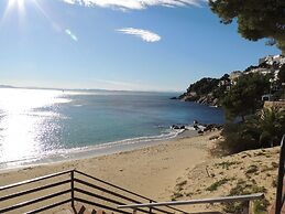 Apartment in Roses Near Sand Beach