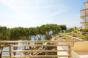 Apartment in Roses Near Sand Beach