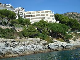 Apartment in Roses Near Sand Beach
