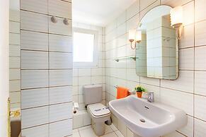Apartment in Roses Near Sand Beach