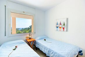 Apartment in Roses Near Sand Beach