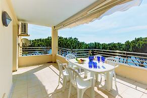 Apartment in Roses Near Sand Beach