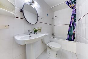 Apartment in Roses Near Platja Almadrava