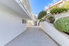 Apartment in Roses Near Platja Almadrava