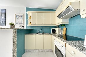 Apartment in Roses Near Platja Almadrava
