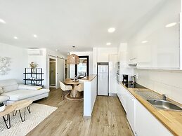 Apartment Near Canyelles Petites Beach
