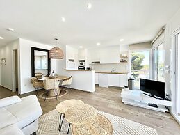 Apartment Near Canyelles Petites Beach