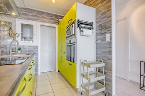 Apartment in Roses by the Waterfront