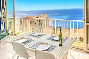 Apartment in Roses by the Waterfront