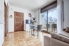 Apartment in Roses by Rocky Beach