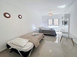 Ayres Suites Moreno