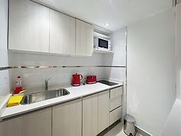 Ayres Suites Moreno