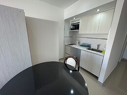Ayres Suites Moreno