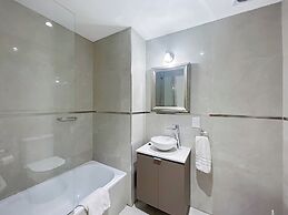 Ayres Suites Moreno