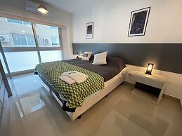 Ayres Suites Moreno