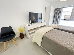 Ayres Suites Moreno