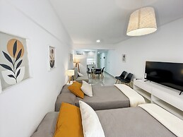 Ayres Suites Moreno