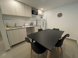 Ayres Suites Moreno