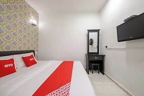 OYO 89497 Dream Nur Hotel