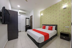 OYO 89497 Dream Nur Hotel