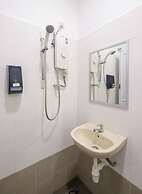 OYO 89497 Dream Nur Hotel