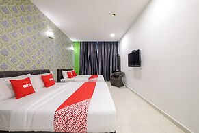 OYO 89497 Dream Nur Hotel