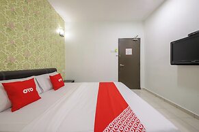 OYO 89497 Dream Nur Hotel