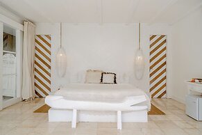 Gravity Boutique Suites