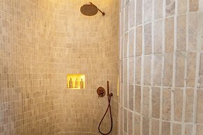 Gravity Boutique Suites