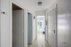 Apartment in Roses With Beachfront View