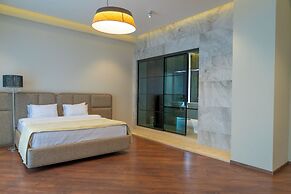 Golden Palace Hotel