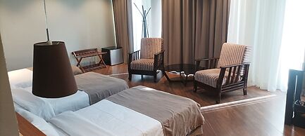 Golden Palace Hotel