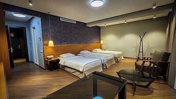 Golden Palace Hotel