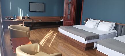 Golden Palace Hotel