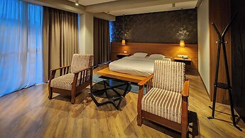 Golden Palace Hotel