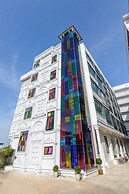 Bear & Bird Hotel