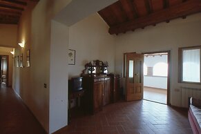 Farmhouse in Tuscany With Pool & Valley Views