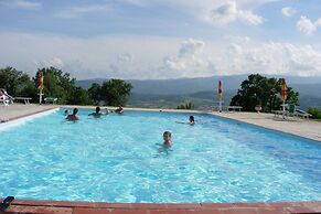 Farmhouse in Tuscany With Pool & Valley Views