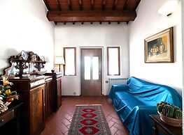 Farmhouse in Tuscany With Pool & Valley Views