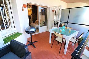 Roses Beach Apartment for 6