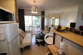 Roses Beach Apartment for 6