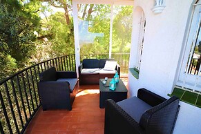 Roses Beach Apartment for 6
